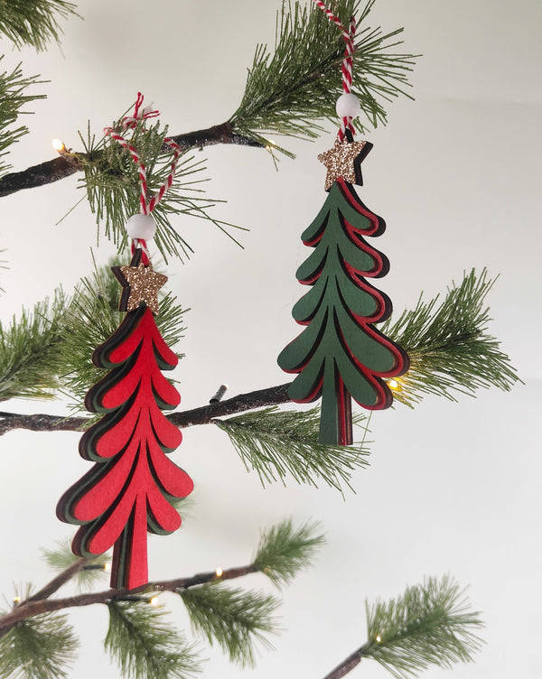 DECORATION TREE RED/GREEN TIMBER HANGING ASSORTED