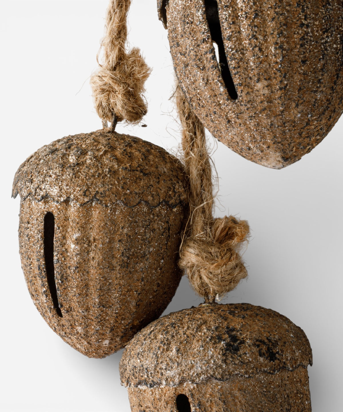 Acorns On Rope Rust